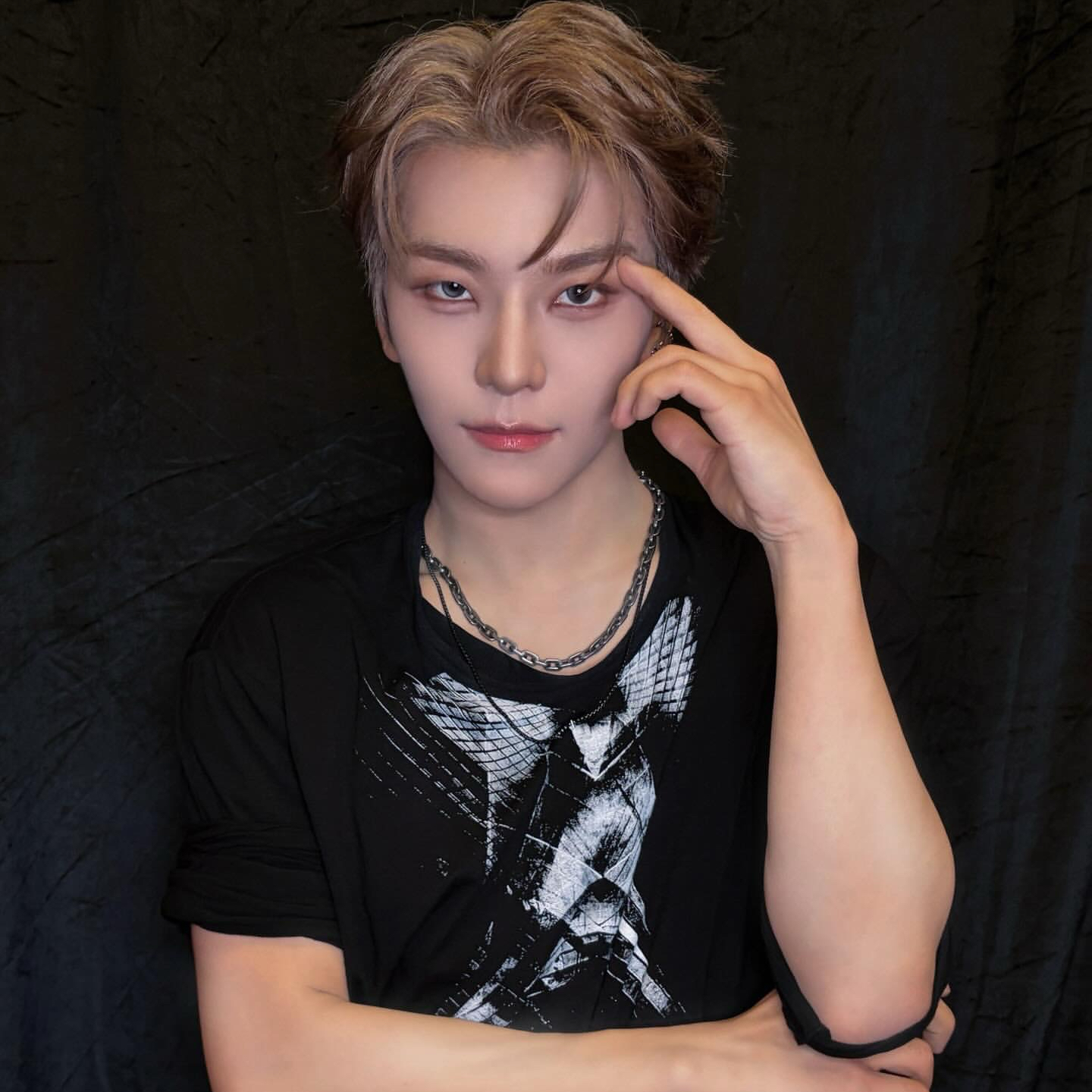 A moment captured by He Xinlong (ALPHA DRIVE ONE)'s fan