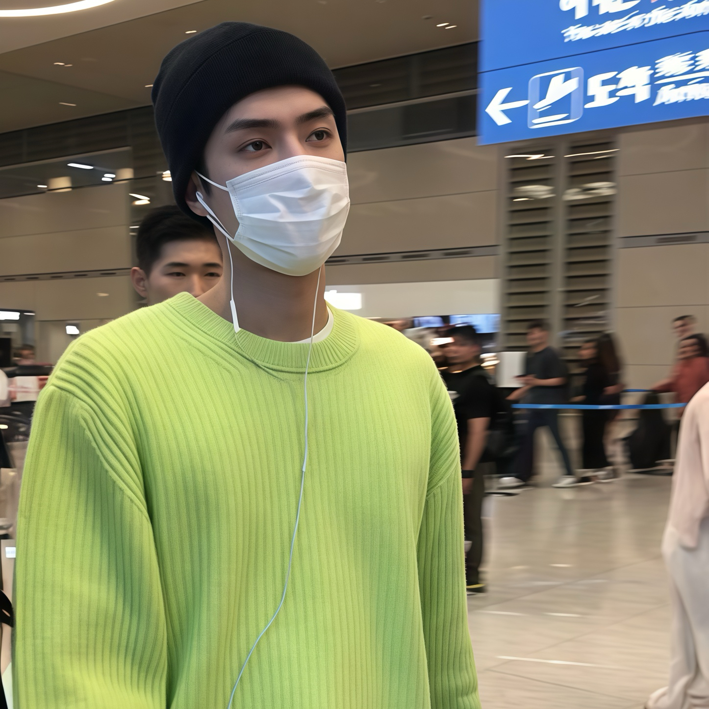 Foto aktivitas terbaru Sehun (EXO)