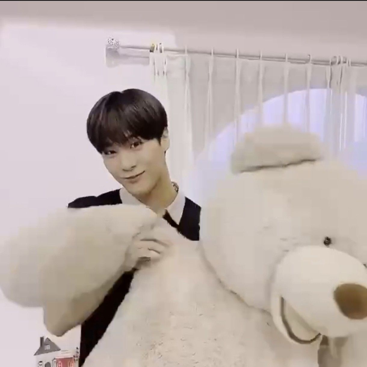 Behind-the-scenes cut of Moonbin (ASTRO)