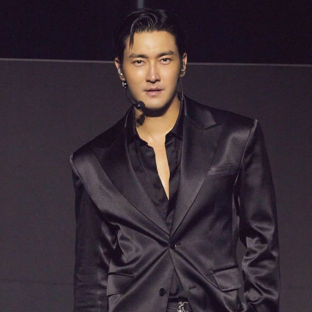 Behind-the-scenes cut of Siwon (Super Junior)