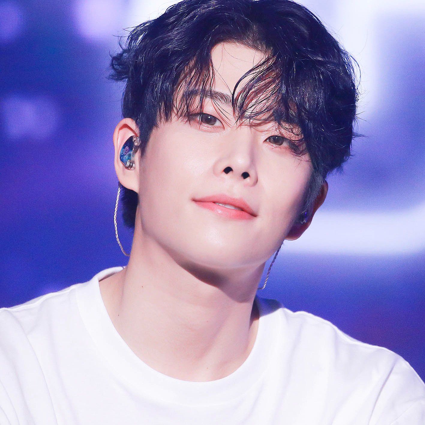 Behind-the-scenes cut of MJ (ASTRO)