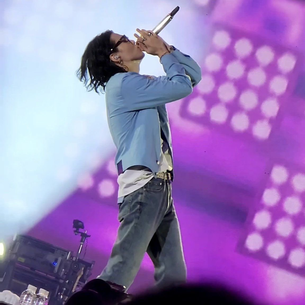 Foto aktivitas terbaru SUGA (BTS)