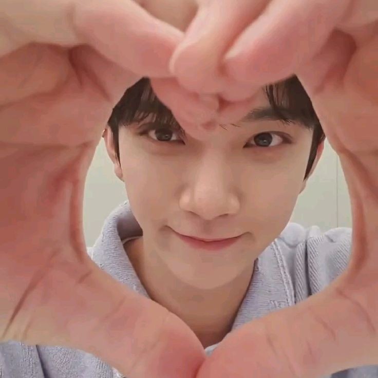 Behind-the-scenes cut of Joshua (SEVENTEEN)