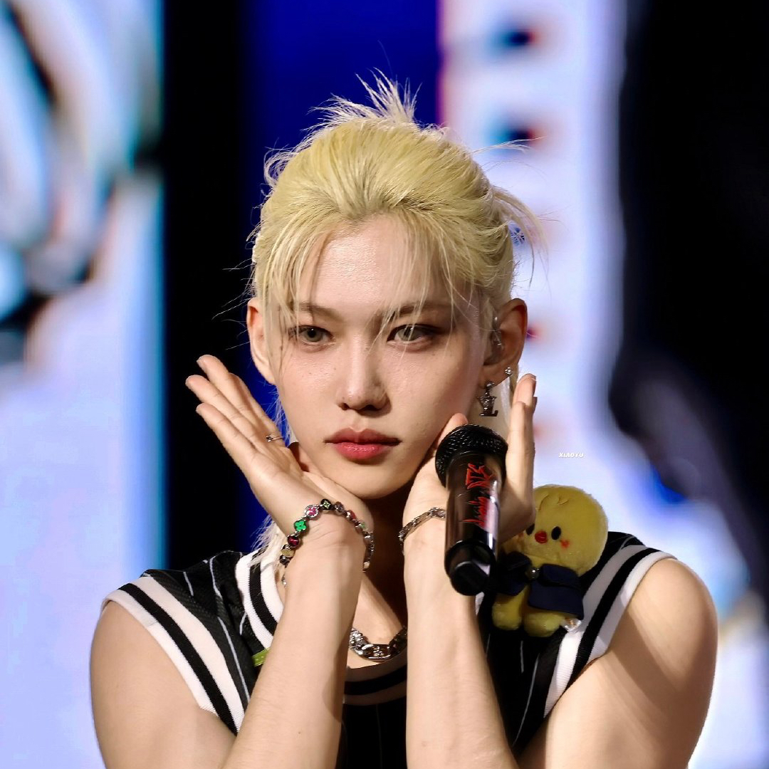 Latest photo of Felix (Stray Kids)