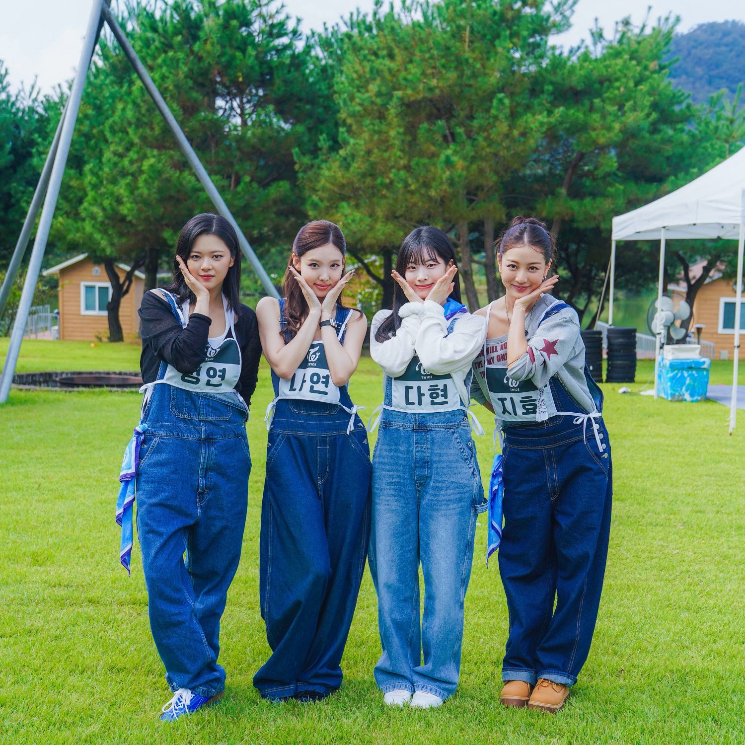 Behind-the-scenes cut of Jeongyeon (TWICE)