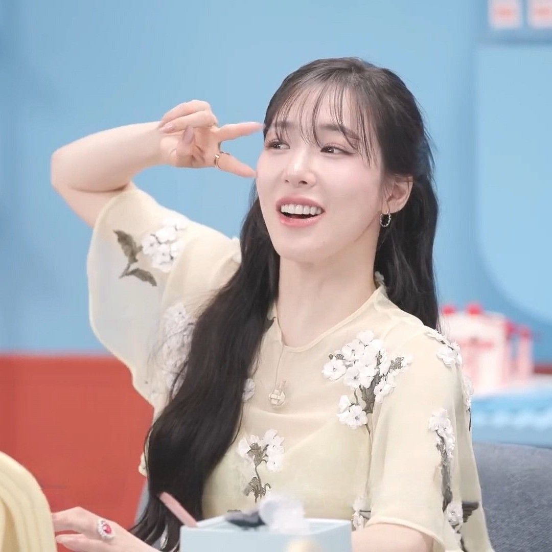 Latest photo of Tiffany Young (Girls' Generation)
