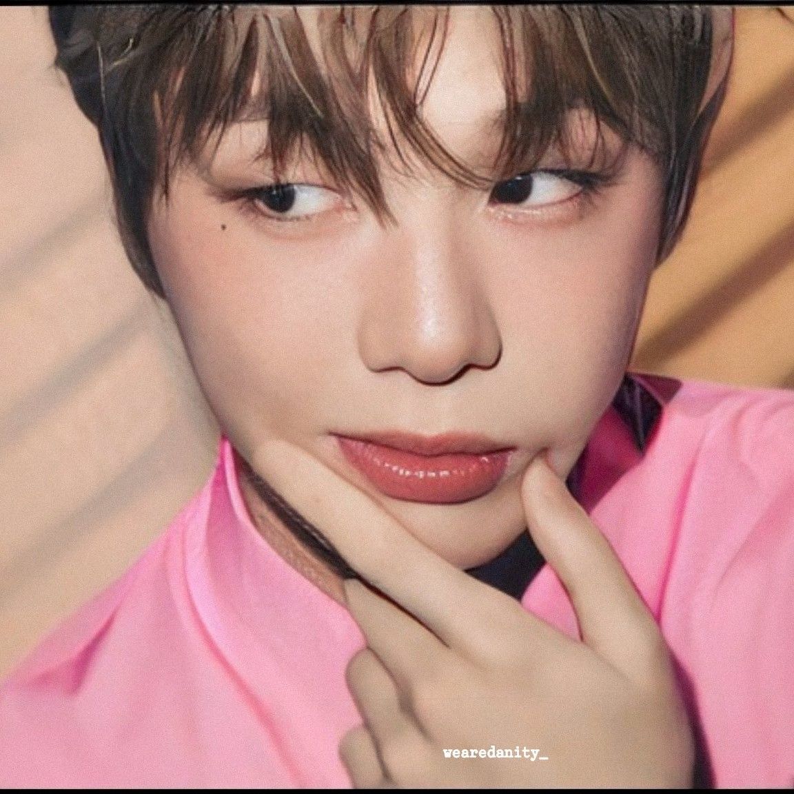 Behind-the-scenes cut of Kang Daniel