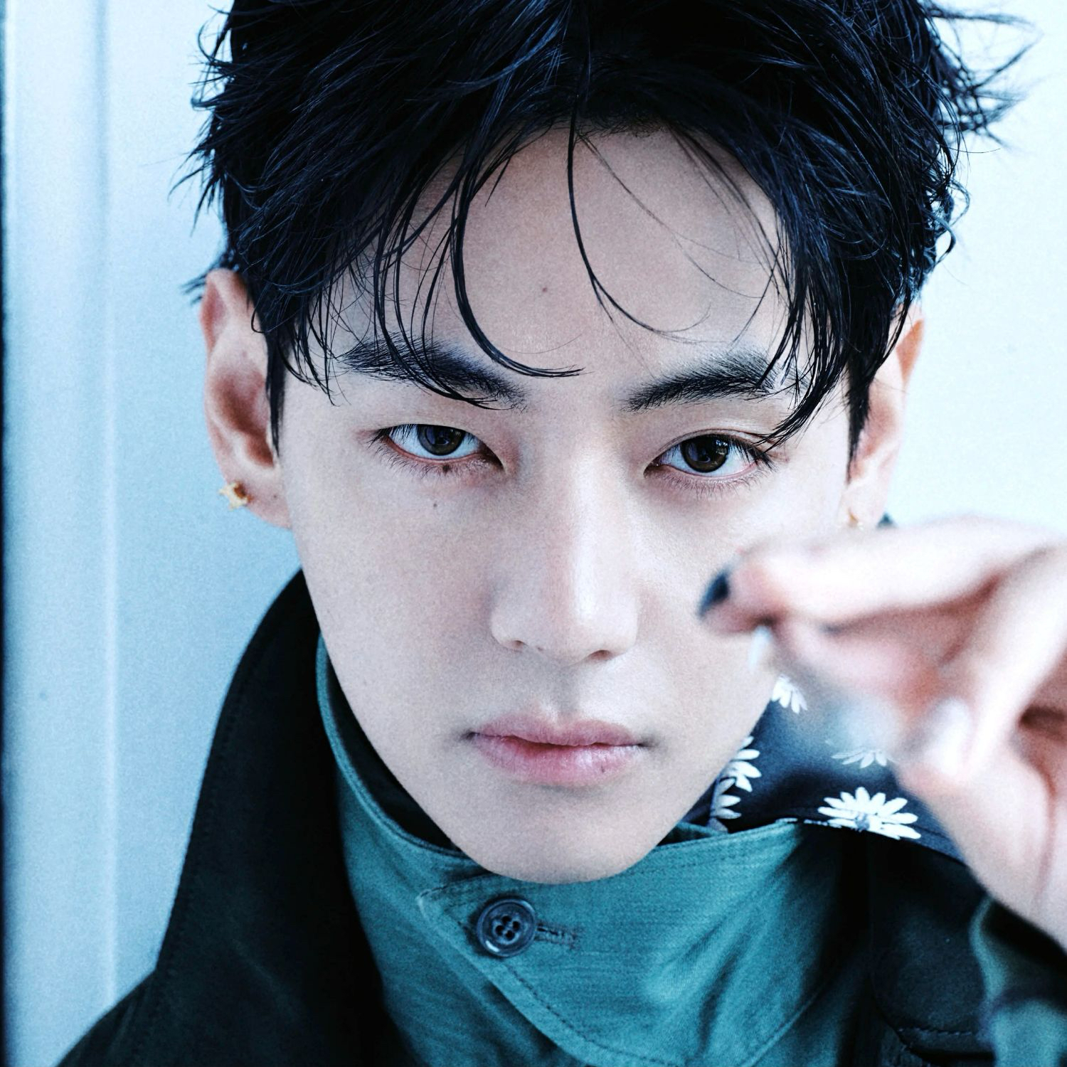 Recent activity shot of V (BTS)