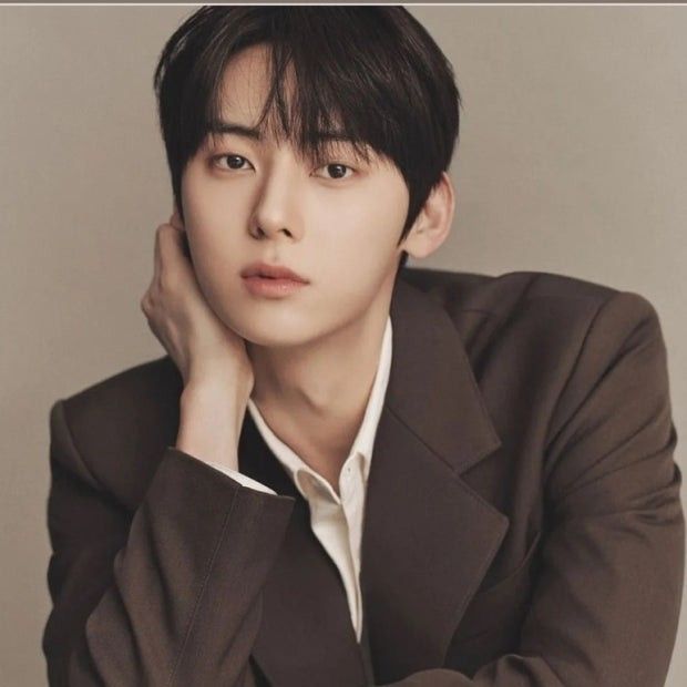 A moment captured by Hwang Minhyun's fan