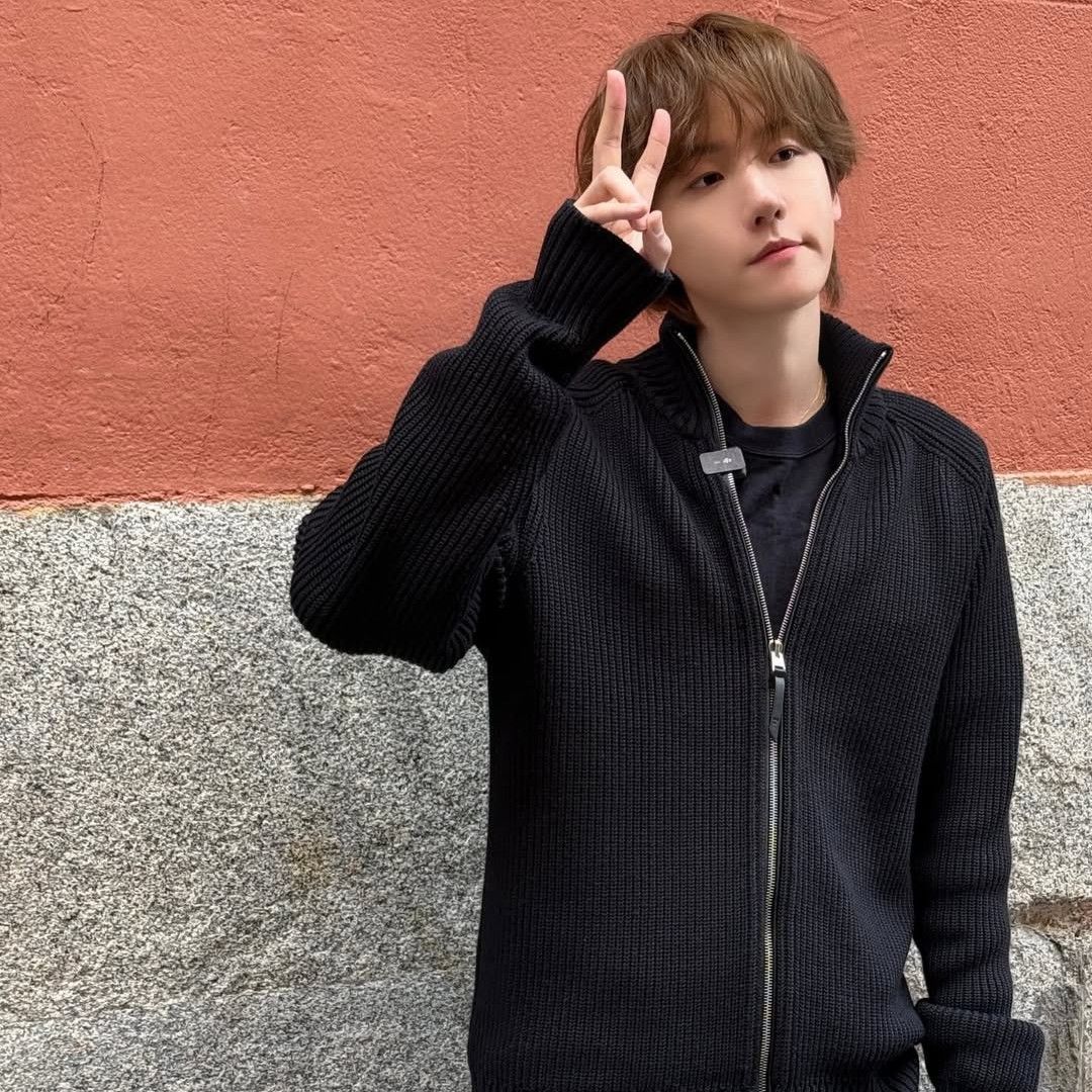 Behind-the-scenes cut of EXO
