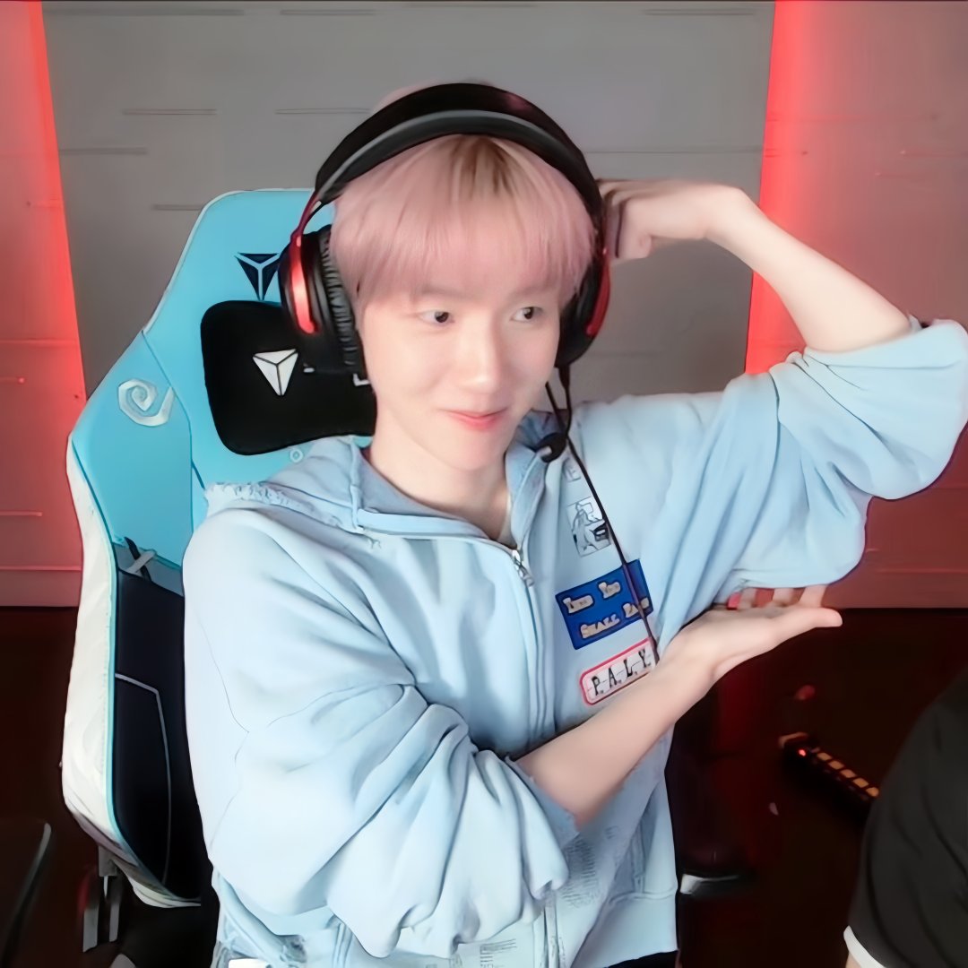 Latest photo of Baekhyun (EXO)