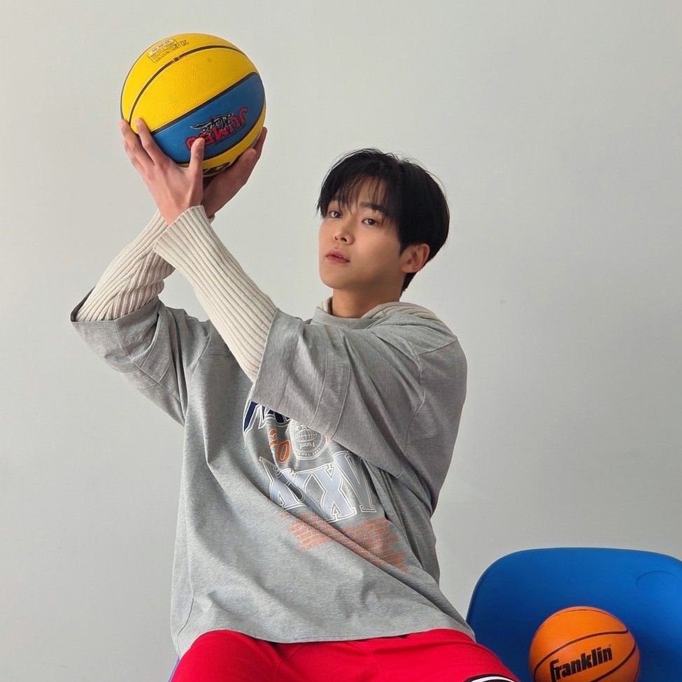 로운의 최신 사진