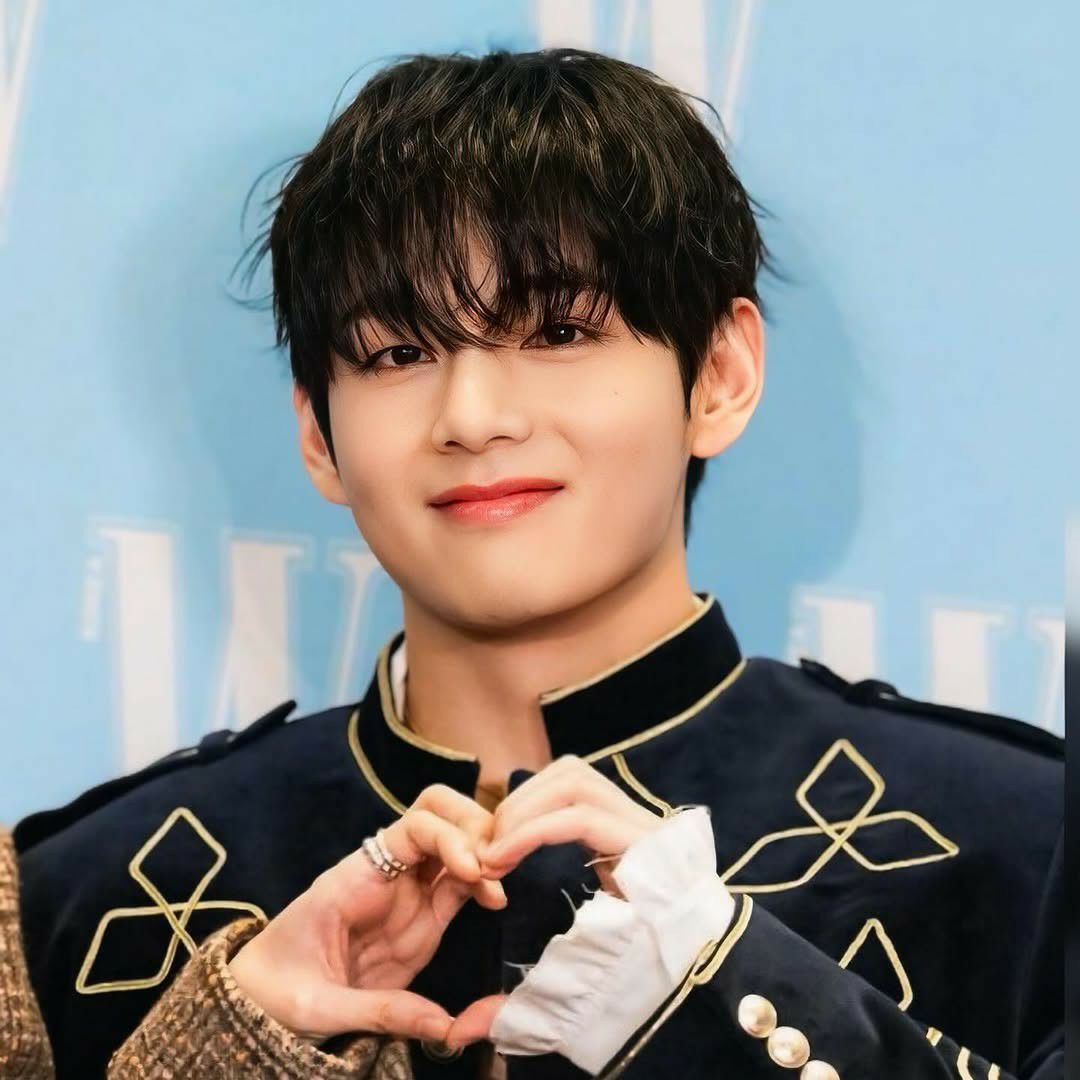 뷔 (방탄소년단)의 비하인드 컷