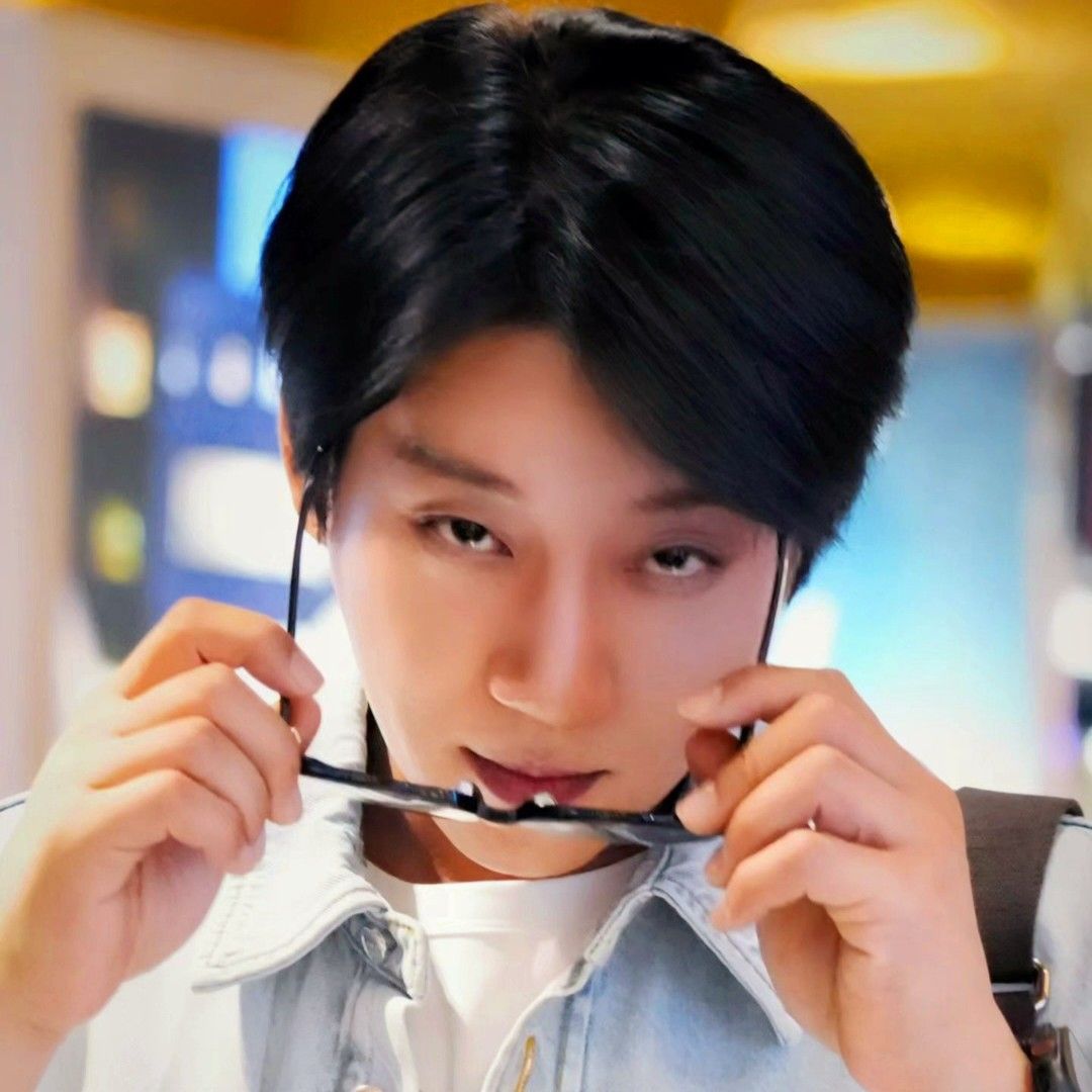 A moment captured by Hwang Chiyeol's fan