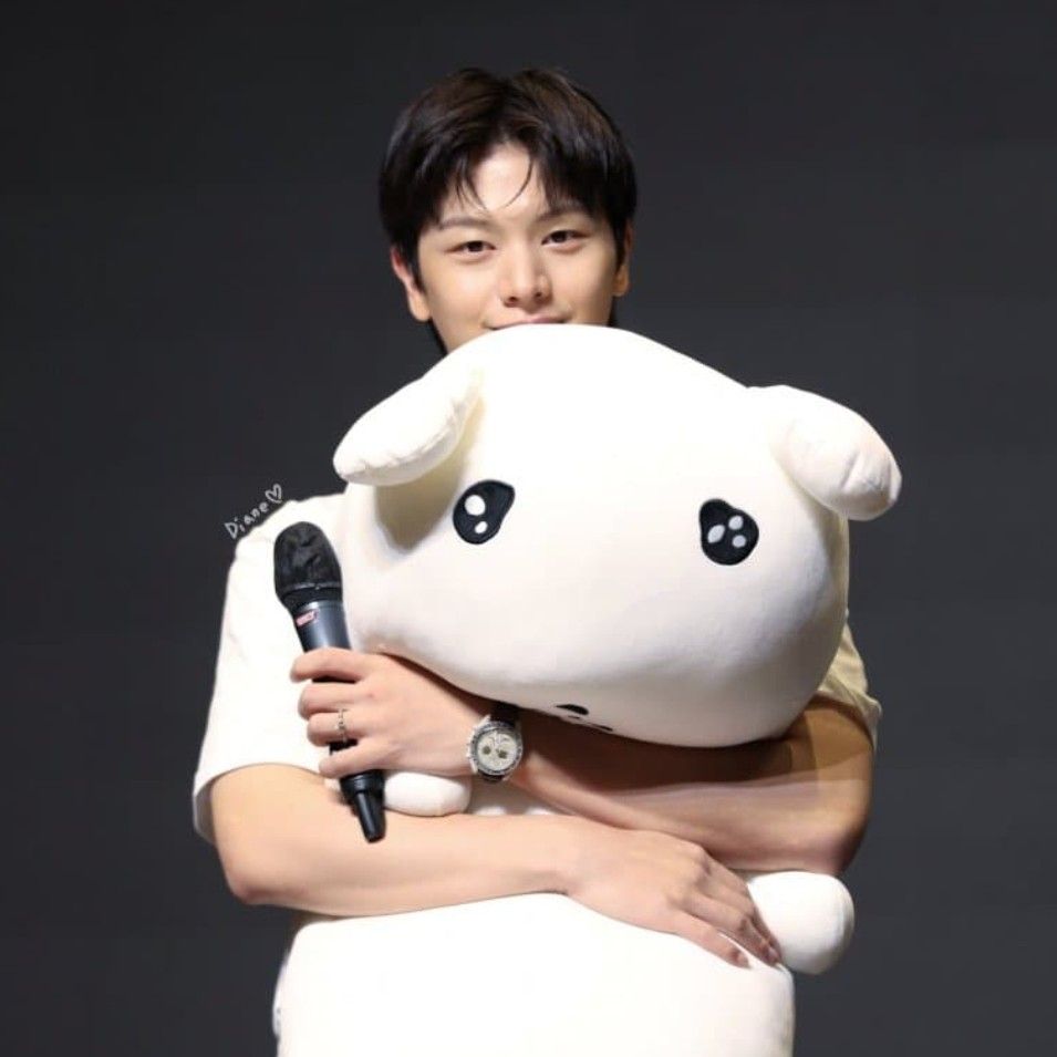 Latest photo of Yook Sungjae (BTOB)