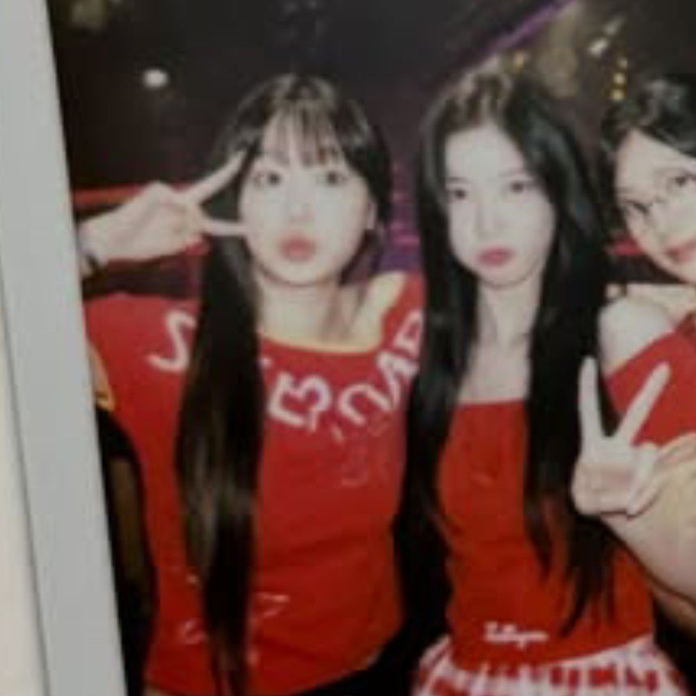 Behind-the-scenes cut of Chuu