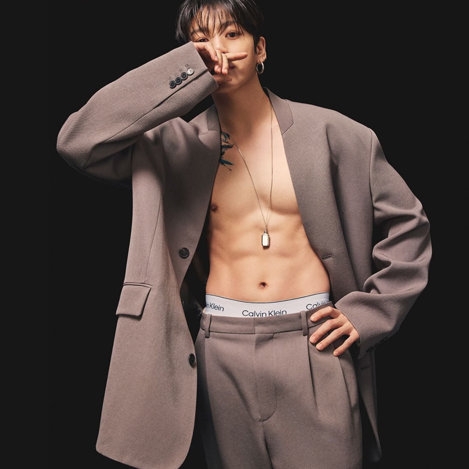 Foto aktivitas terbaru Jungkook (BTS)