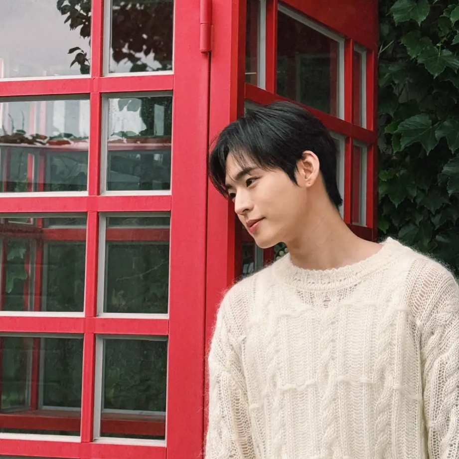 Latest photo of Hyojin (ONF)