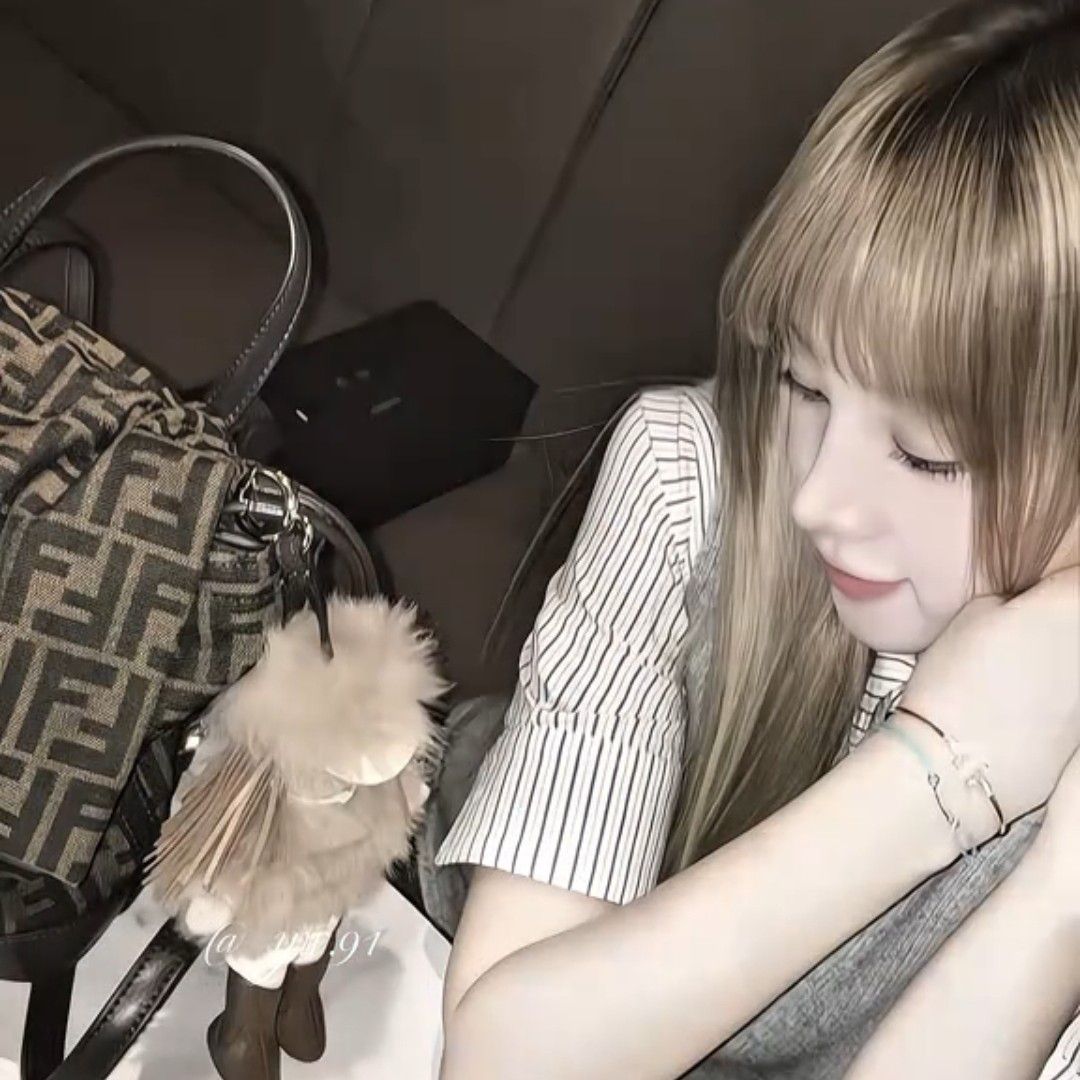 Recent activity shot of Yuqi (i-dle)