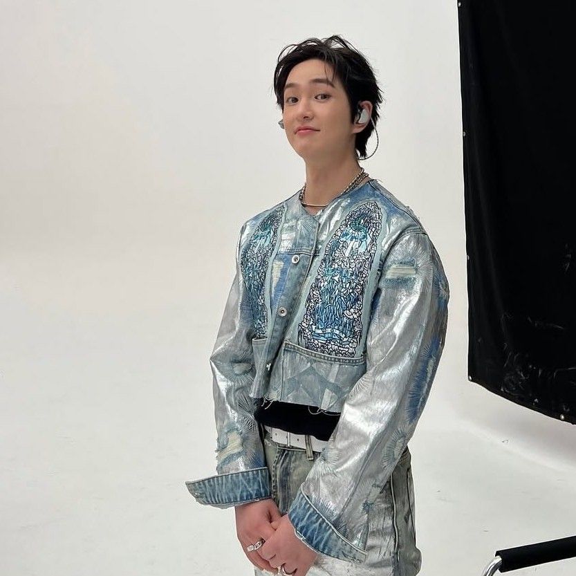 A moment captured by Onew (SHINee)'s fan