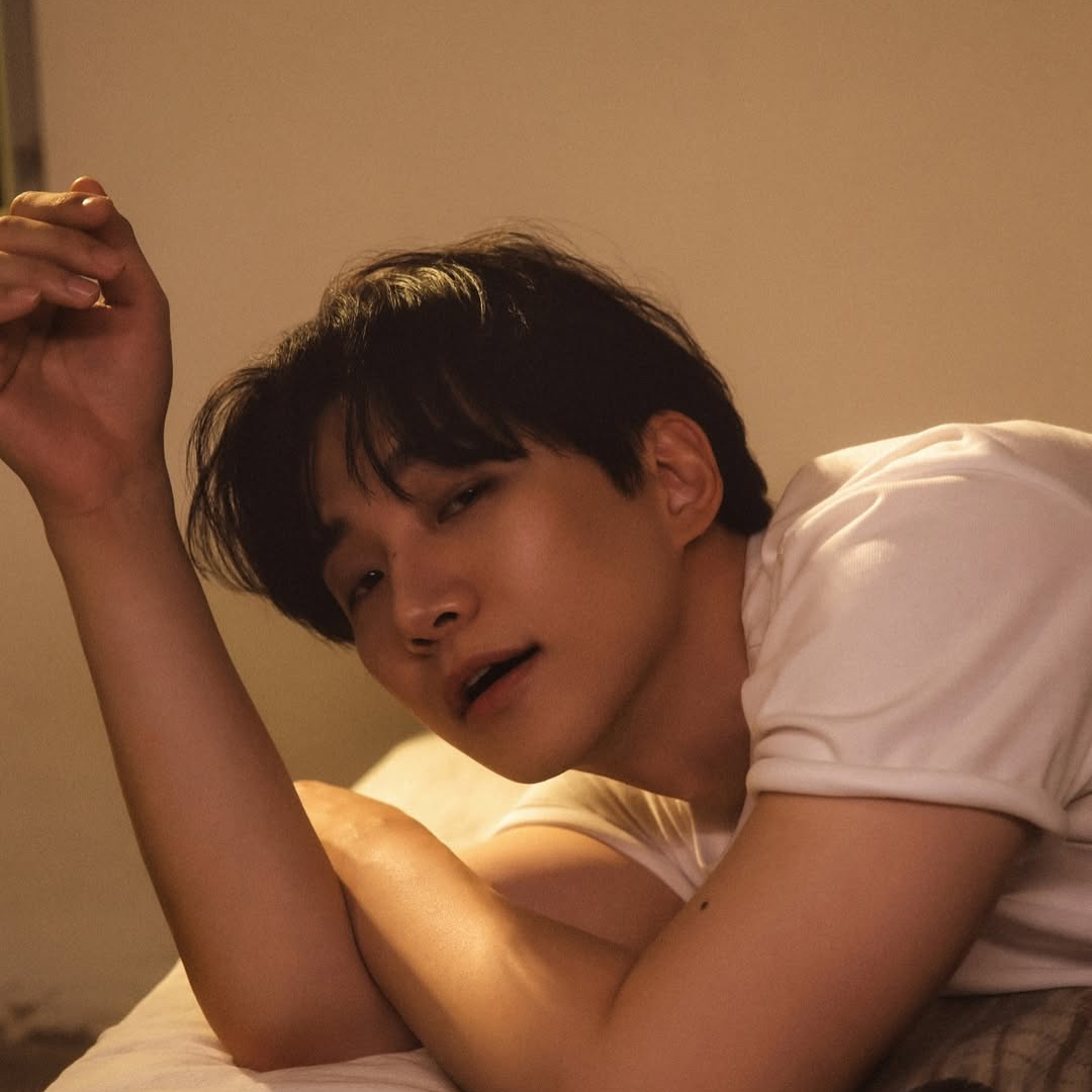 Behind-the-scenes cut of Junho (2PM)