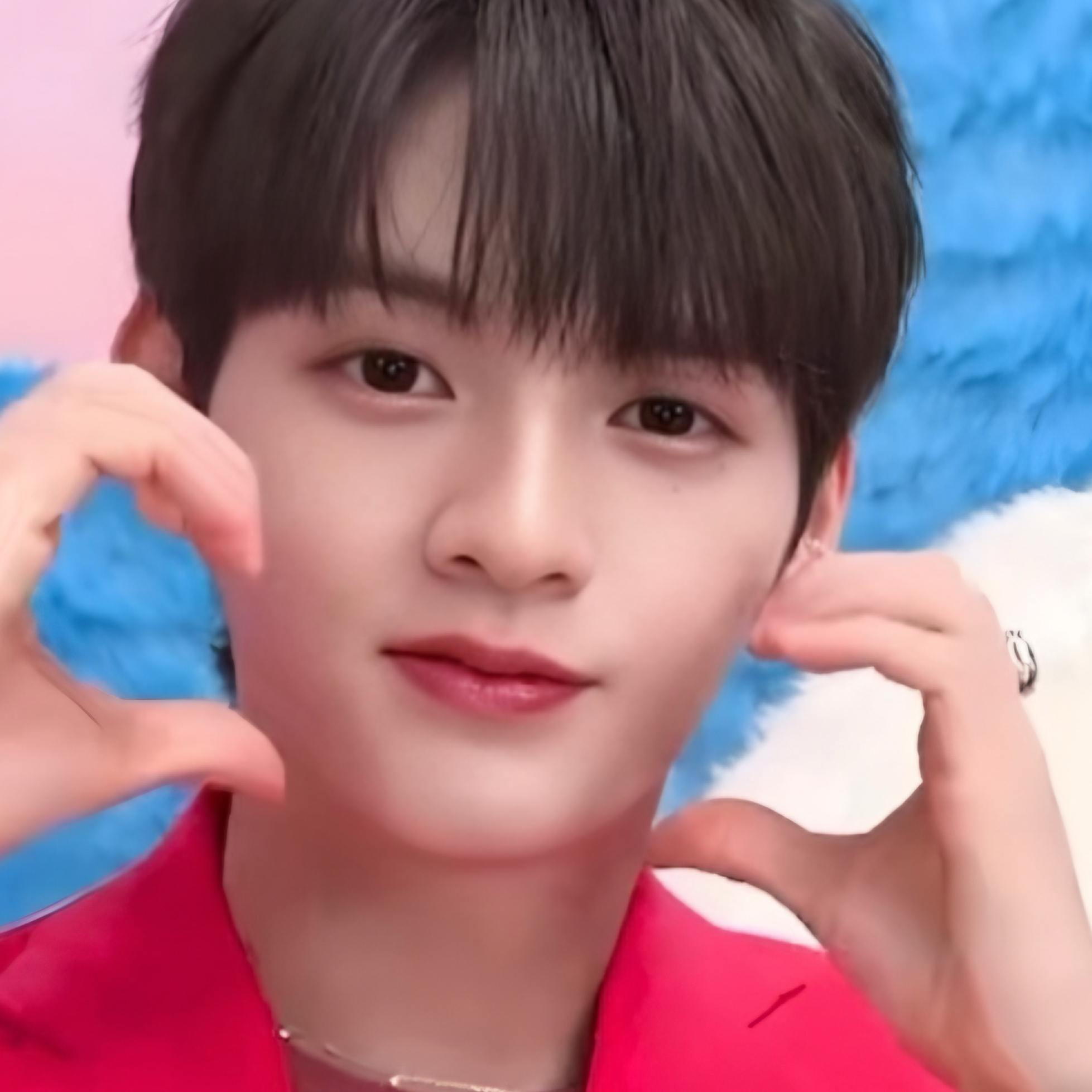 Behind-the-scenes cut of Sungyun (n.SSign)