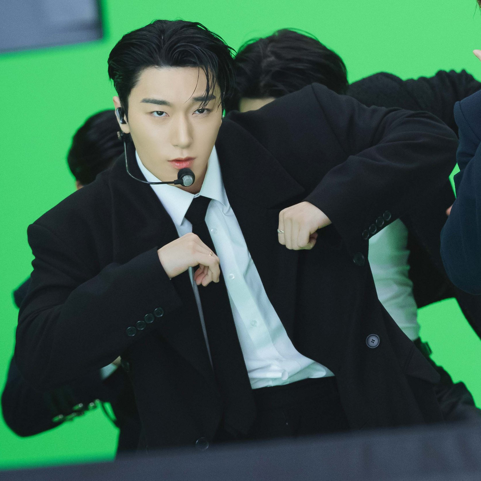 Potret di balik layar San (ATEEZ)