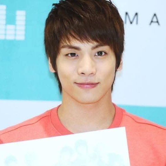 Behind-the-scenes cut of Jonghyun (SHINee)