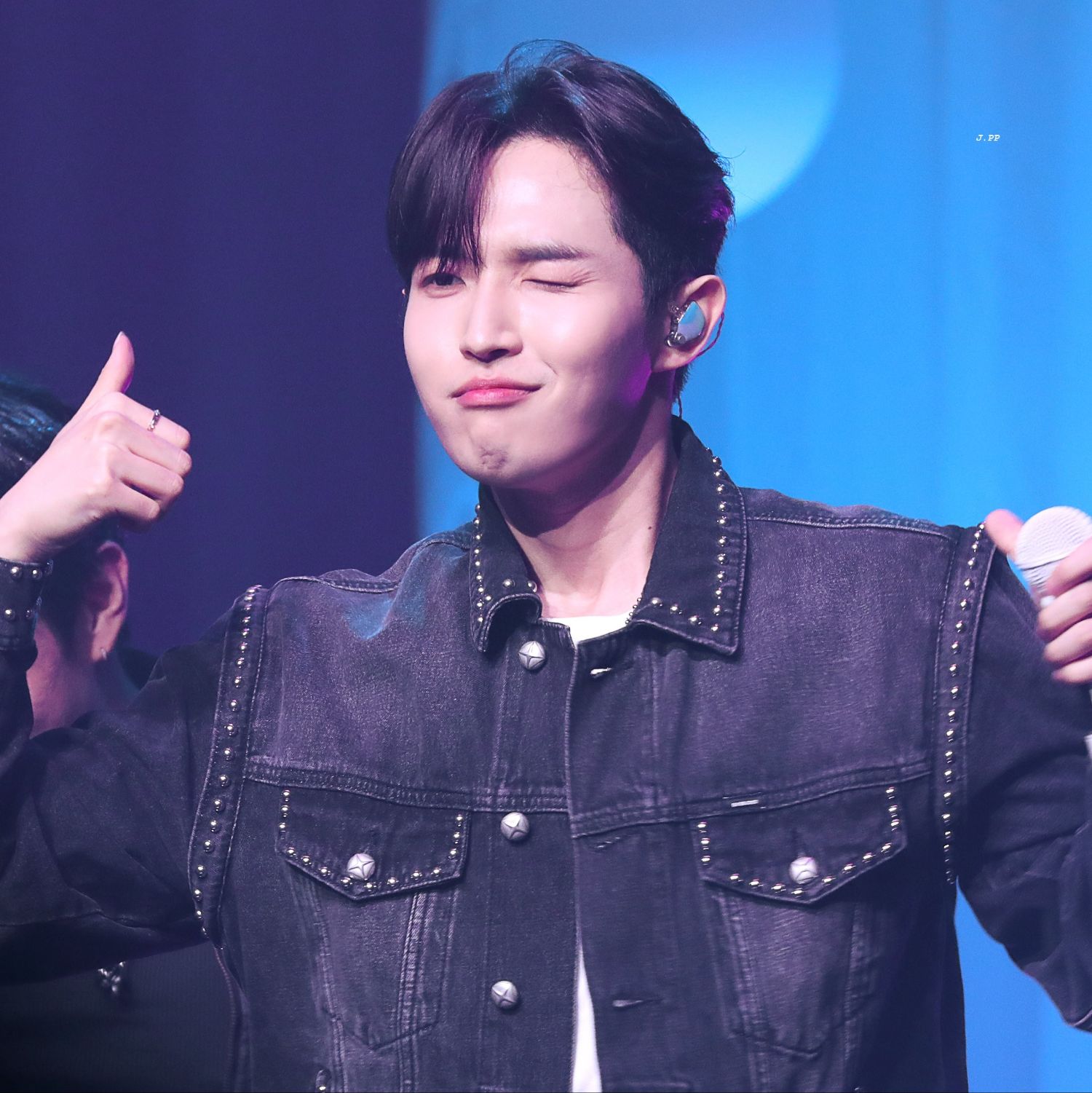 A moment captured by Kim Jaehwan's fan