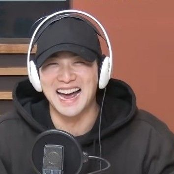 Behind-the-scenes cut of Baekho