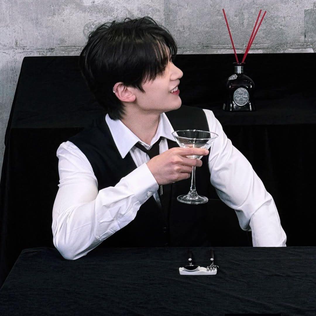 Recent activity shot of Seok Matthew (ZEROBASEONE)