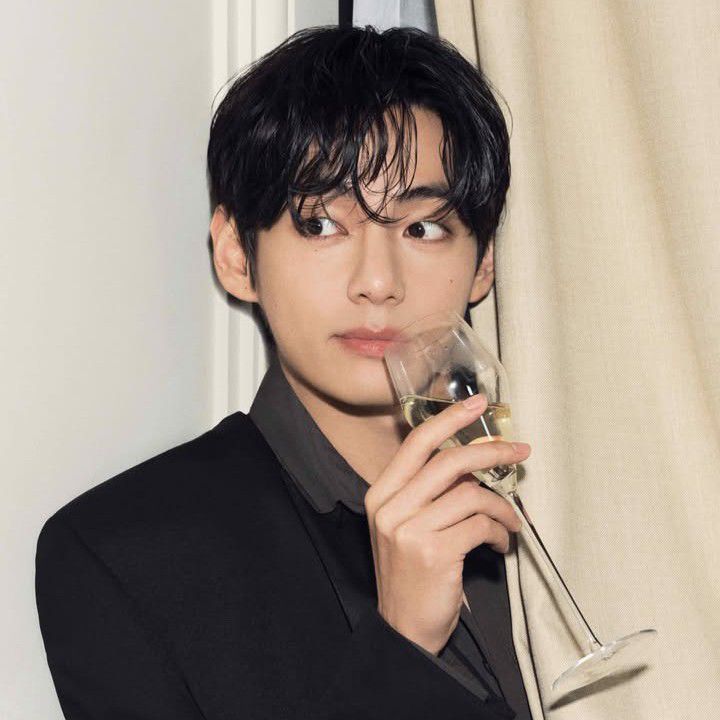 Recent activity shot of V (BTS)