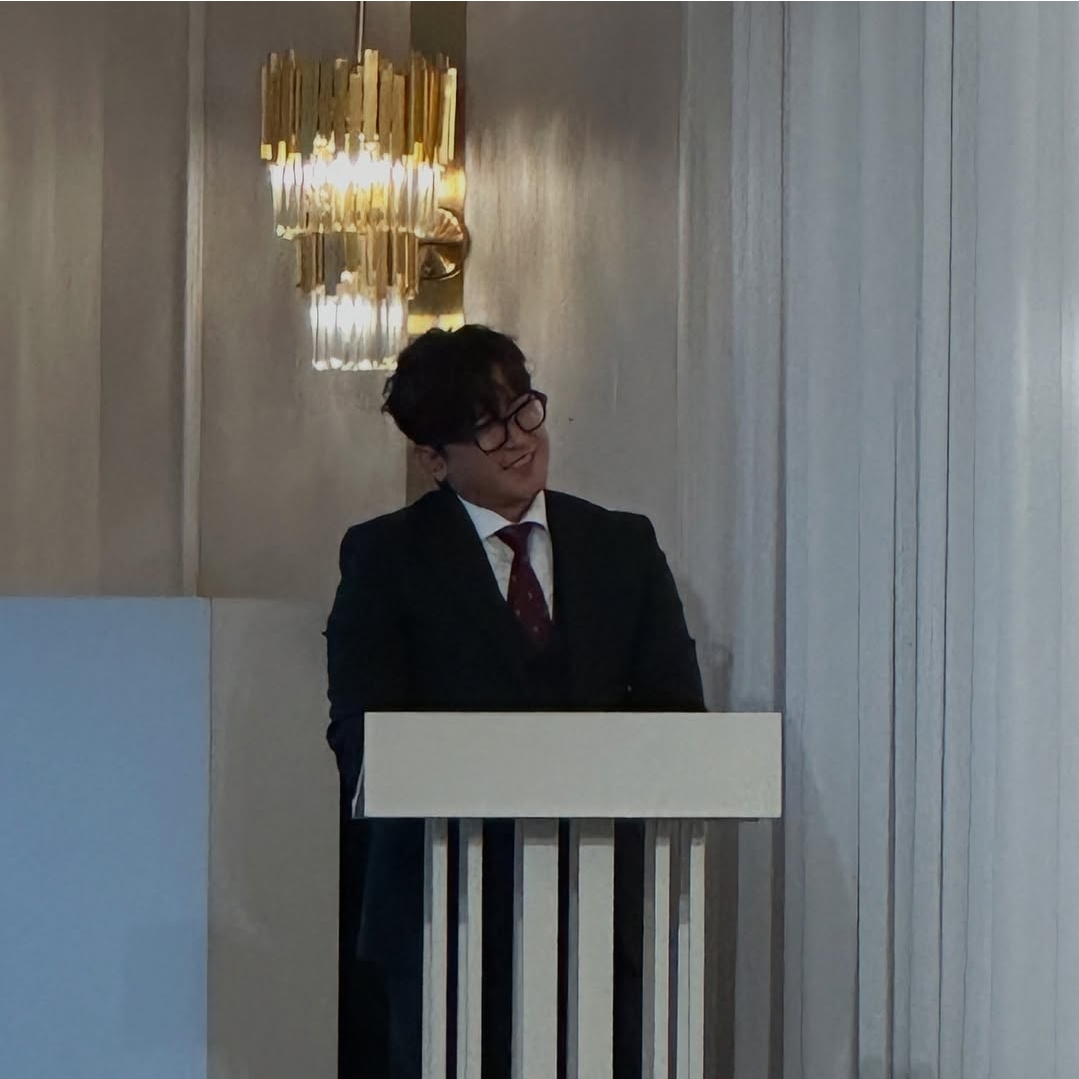 Latest photo of Lee Minwoo (SHINHWA)