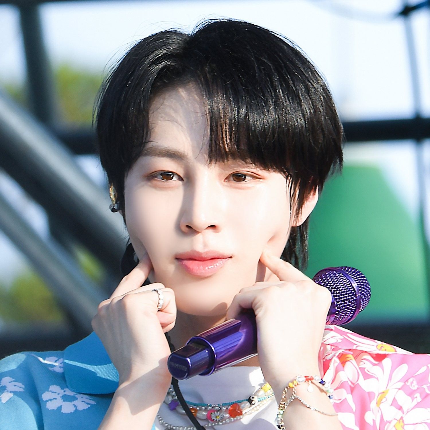 A moment captured by Ha Sungwoon's fan