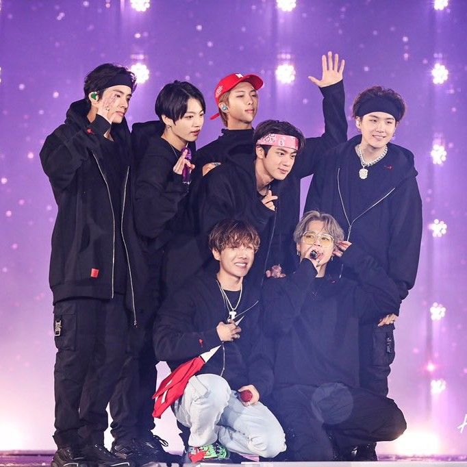 Foto aktivitas terbaru BTS