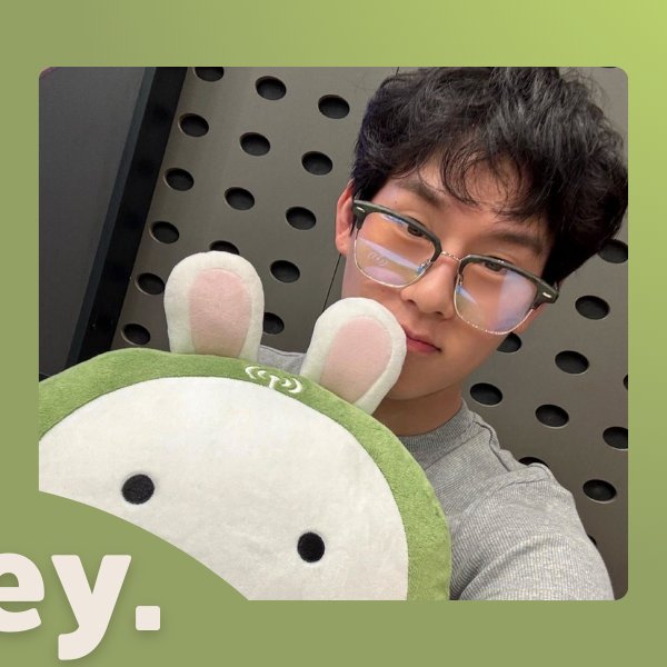 A moment captured by Joohoney (MONSTA X)'s fan