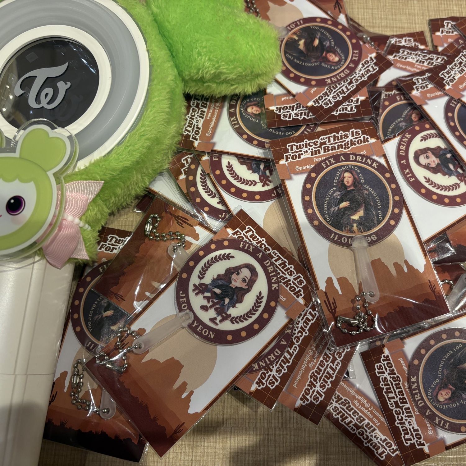 Behind-the-scenes cut of Jeongyeon (TWICE)