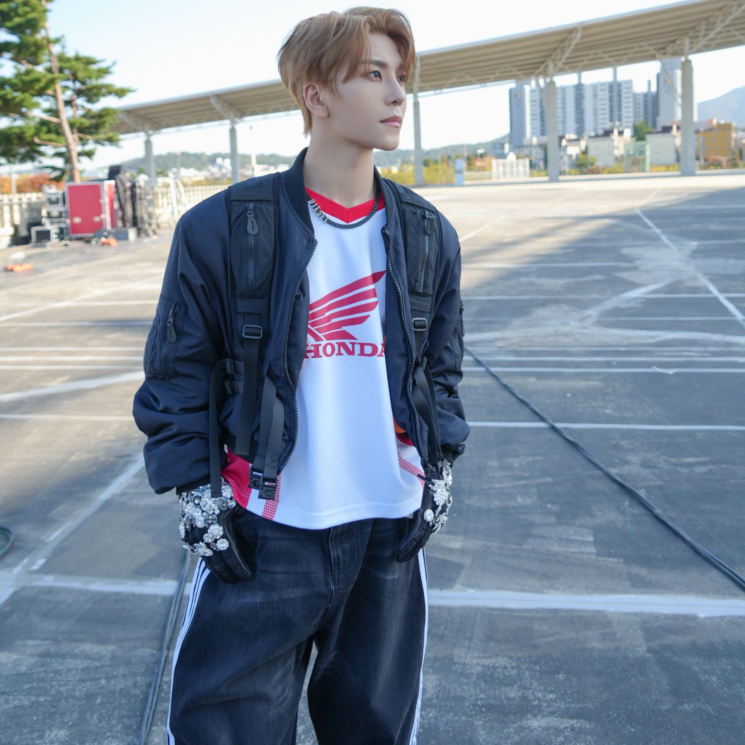 A moment captured by He Xinlong (ALPHA DRIVE ONE)'s fan