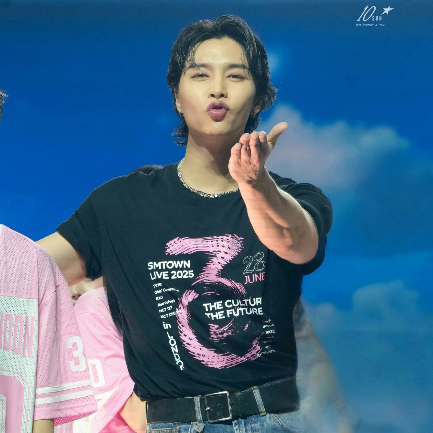 Latest photo of Johnny (NCT 127)