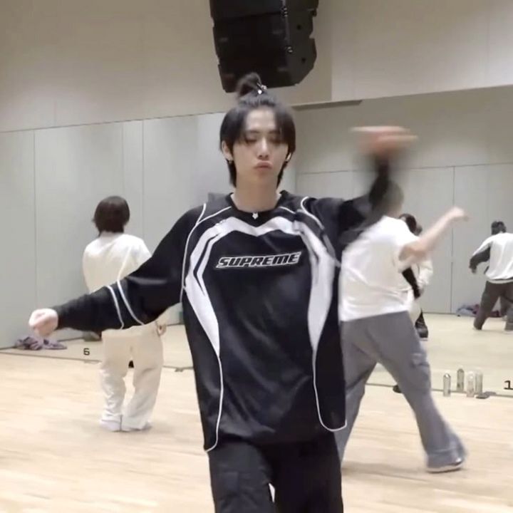 Behind-the-scenes cut of Taesan (BOYNEXTDOOR)
