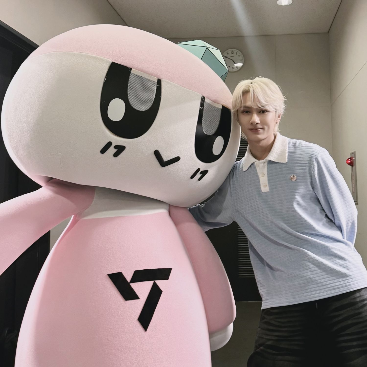 Behind-the-scenes cut of Jun (SEVENTEEN)