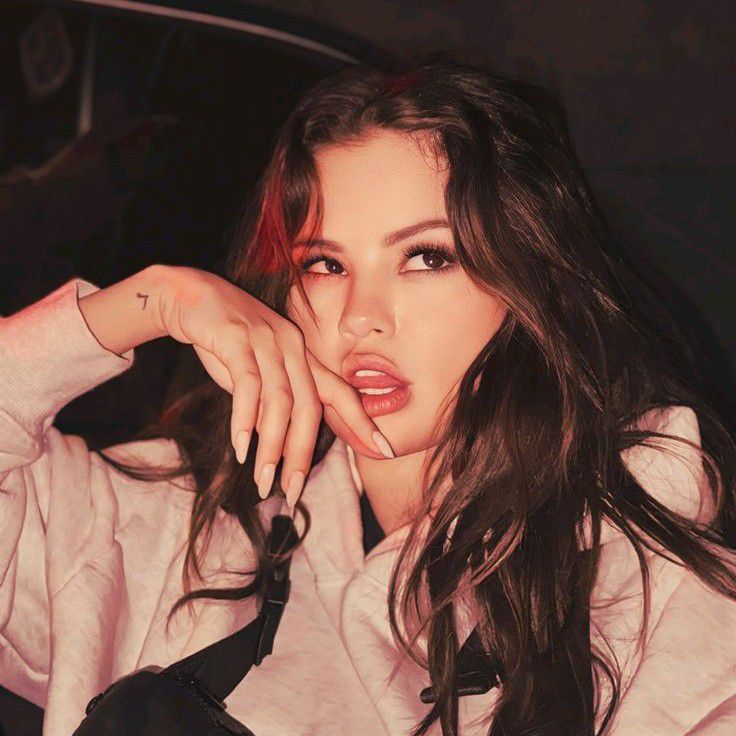 Latest photo of Selena Gomez