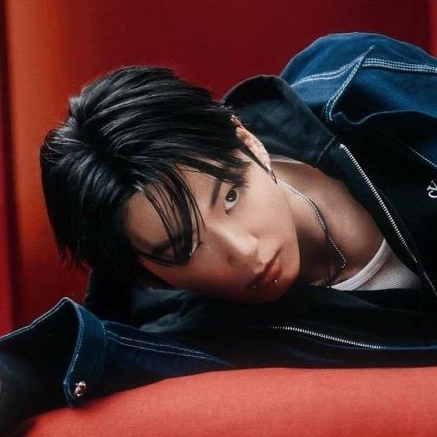 Latest photo of Jungkook (BTS)