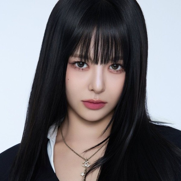 Popular profile image of E:U (EVERGLOW) selected by votes