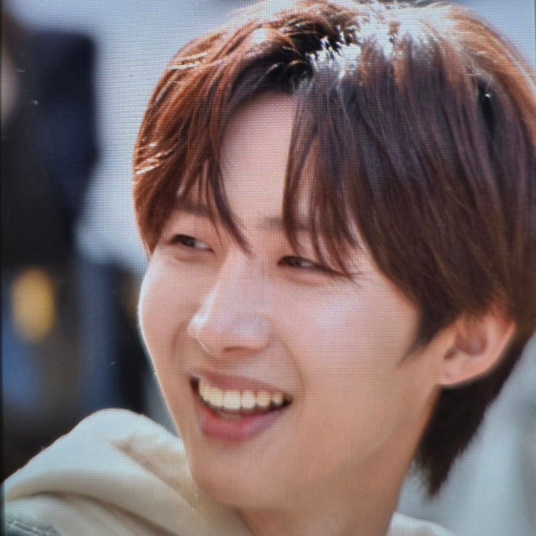 Behind-the-scenes cut of Hui (PENTAGON)