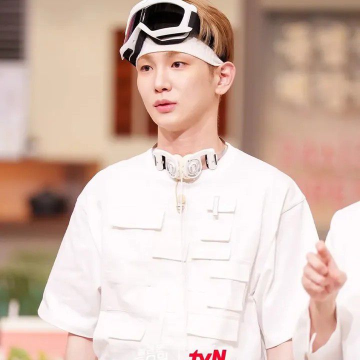 Behind-the-scenes cut of Key (SHINee)