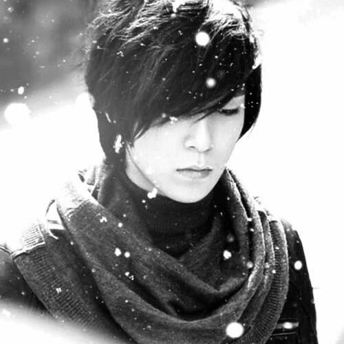 Behind-the-scenes cut of T.O.P