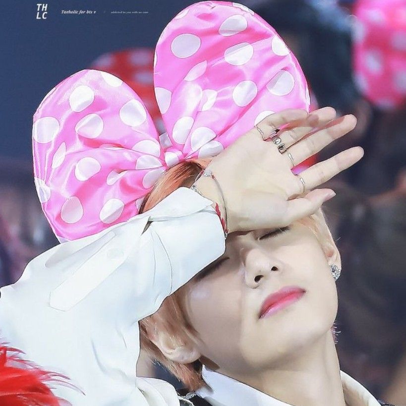 뷔 (방탄소년단)의 비하인드 컷