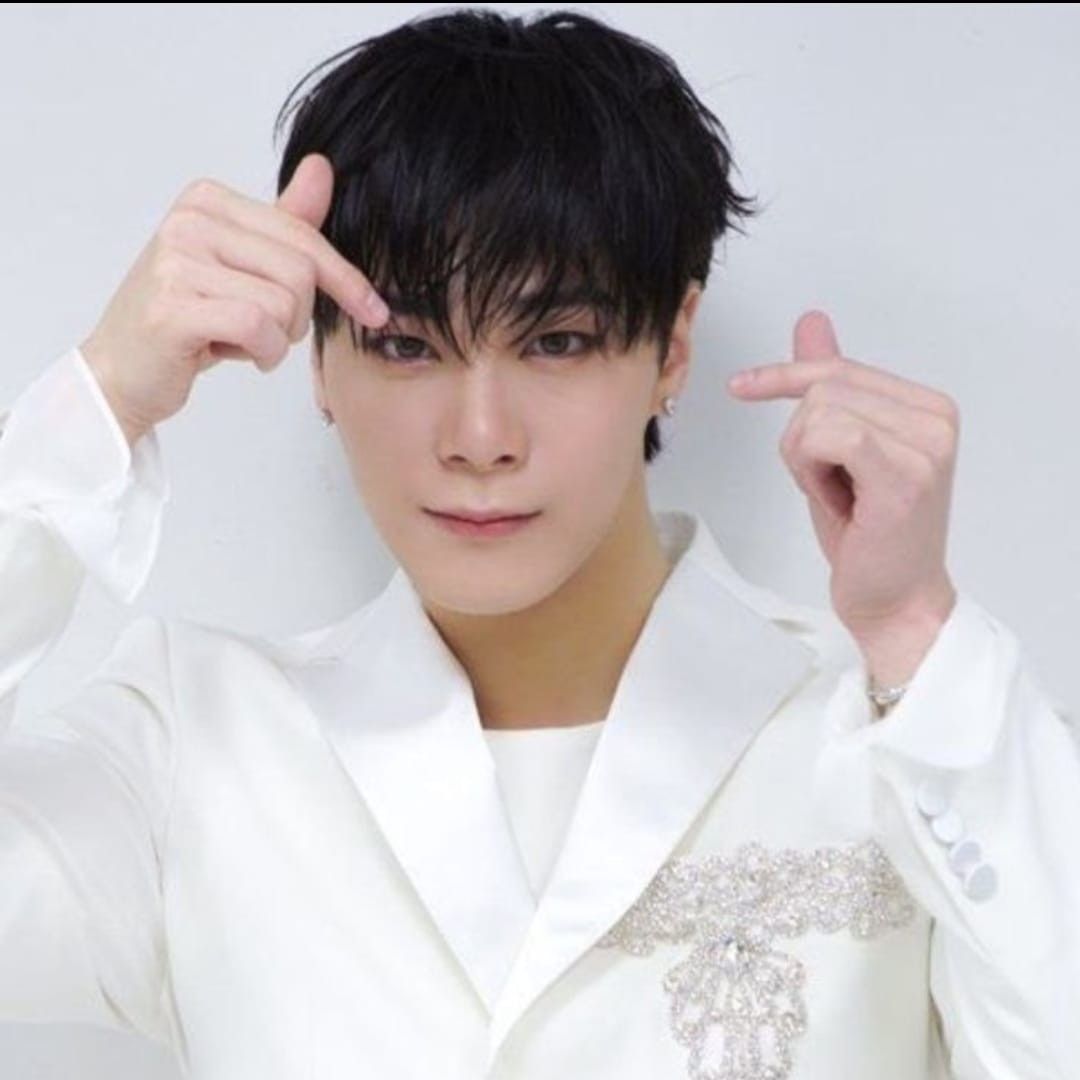 Behind-the-scenes cut of Moonbin (ASTRO)