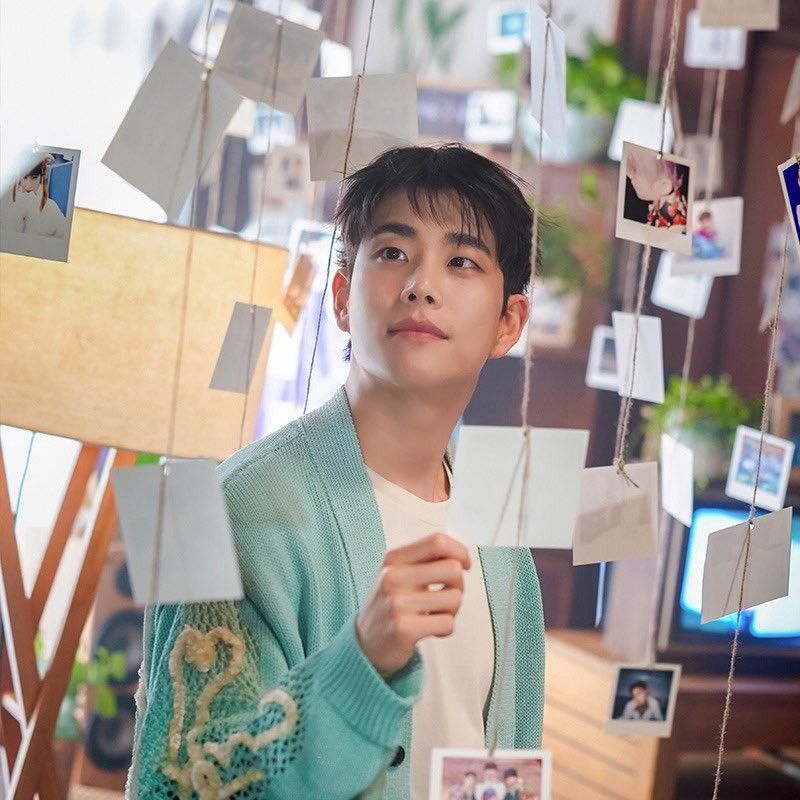 A moment captured by MJ (ASTRO)'s fan